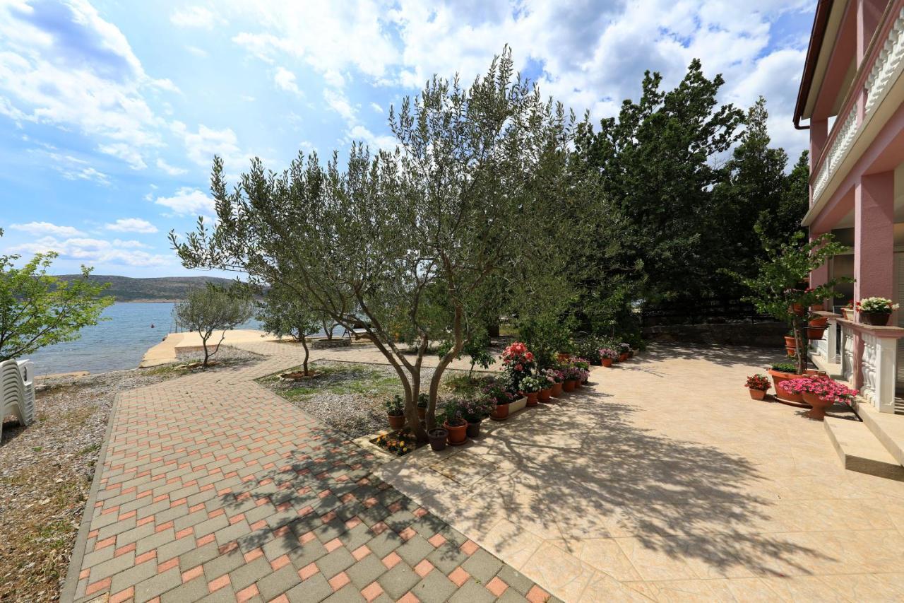 Villa Rajna Starigrad Paklenica Luaran gambar